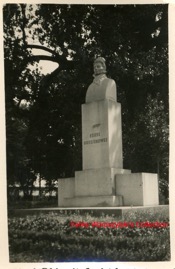 IIRP.13.Pomnik Orzeszkowej02.jpg
